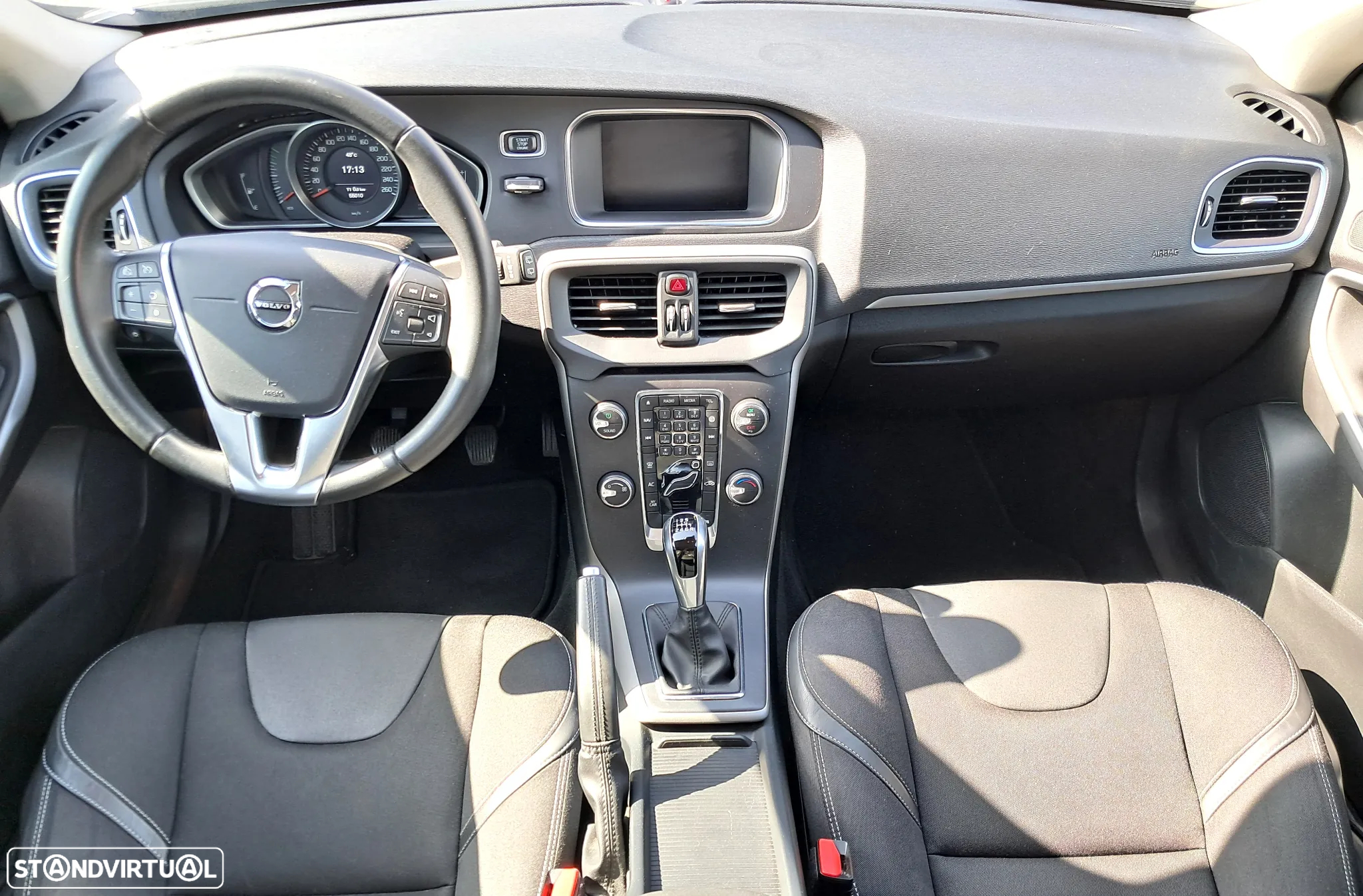Volvo V40 2.0 D3 Momentum - 12