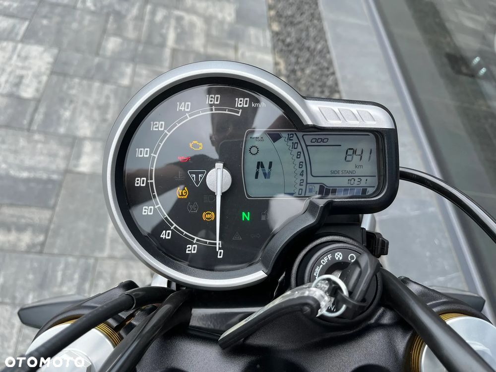 Triumph Speed Twin - 9