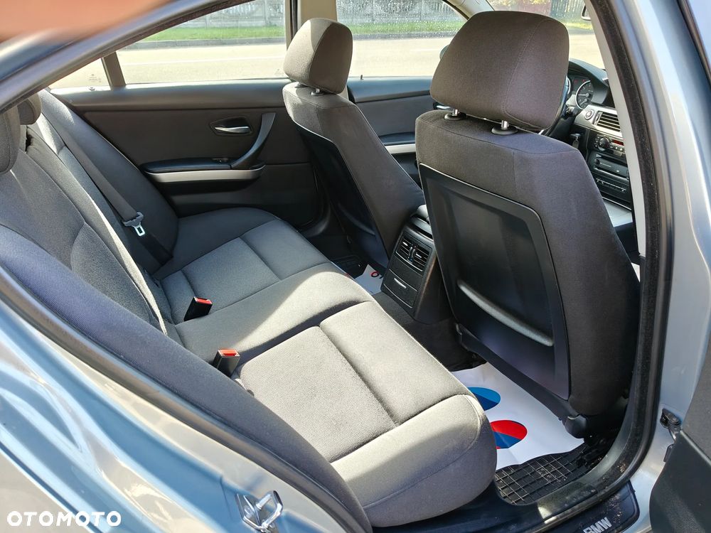 BMW Seria 3 320i - 8
