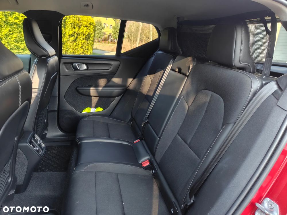 Volvo XC 40 T4 AWD Geartronic Momentum Pro - 18