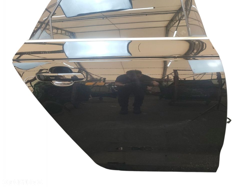 DRZWI PRAWY TYŁ AUDI A4 B9 KOMBI LAK: LY9B (15-19) - 2