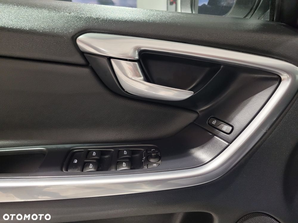 Volvo XC 60 D4 Drive-E Kinetic - 10