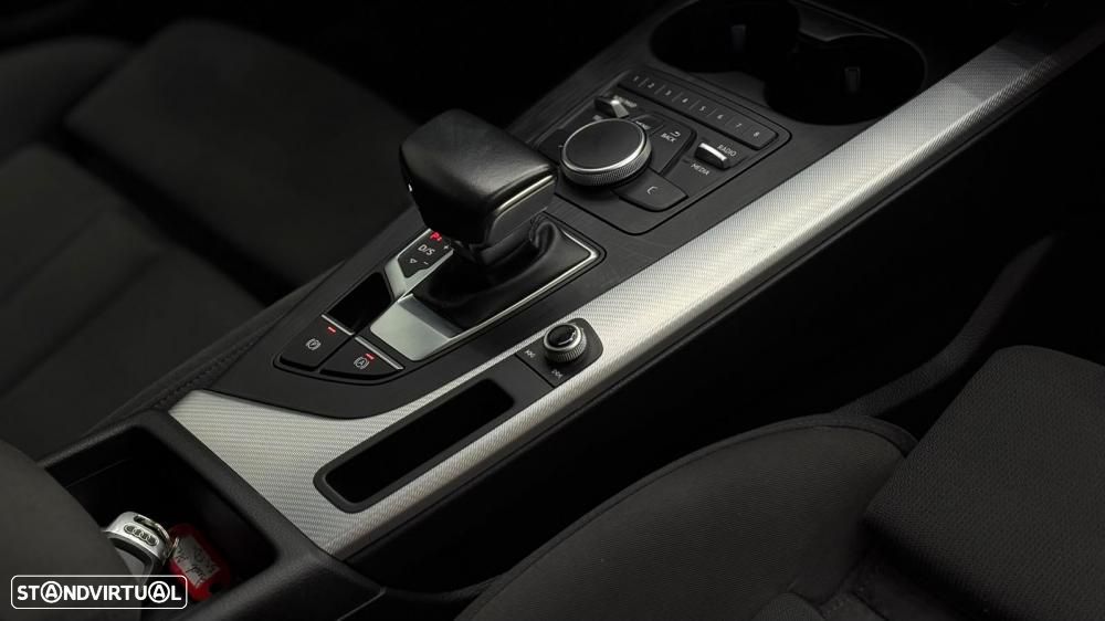Audi A4 Avant 35 TDI Sport S tronic - 36