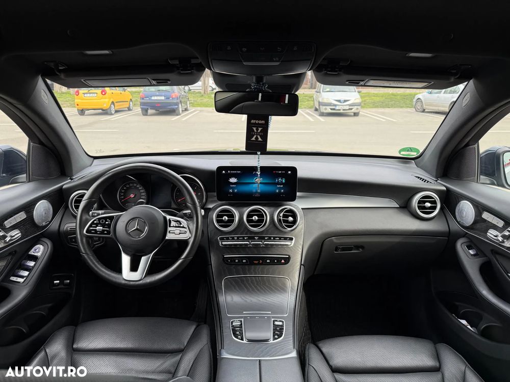 Mercedes-Benz GLC 300 d 4MATIC - 16