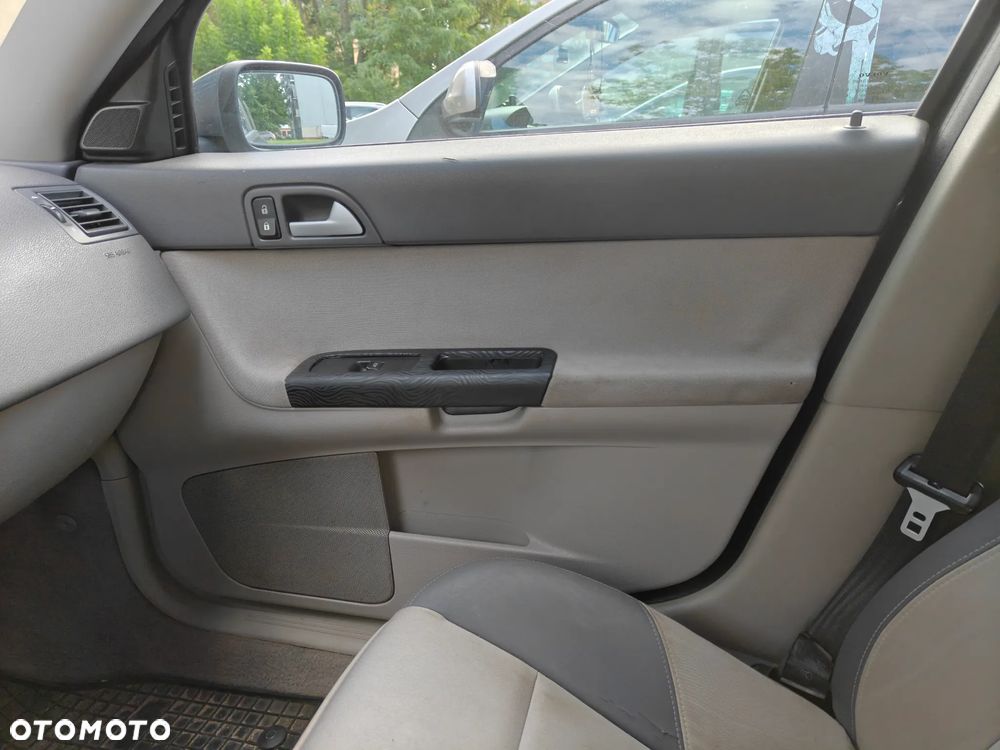 Volvo V50 2.0D Momentum - 24