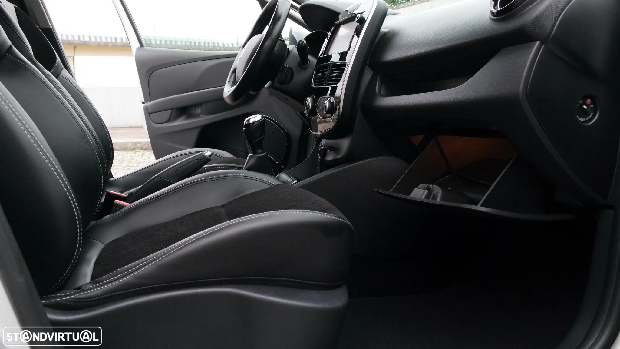 Renault Clio 0.9 TCE Dynamique S - 48