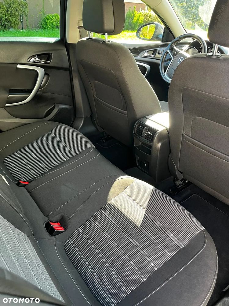 Opel Insignia 2.0 Turbo Sports Tourer 4x4 Automatik Active - 13