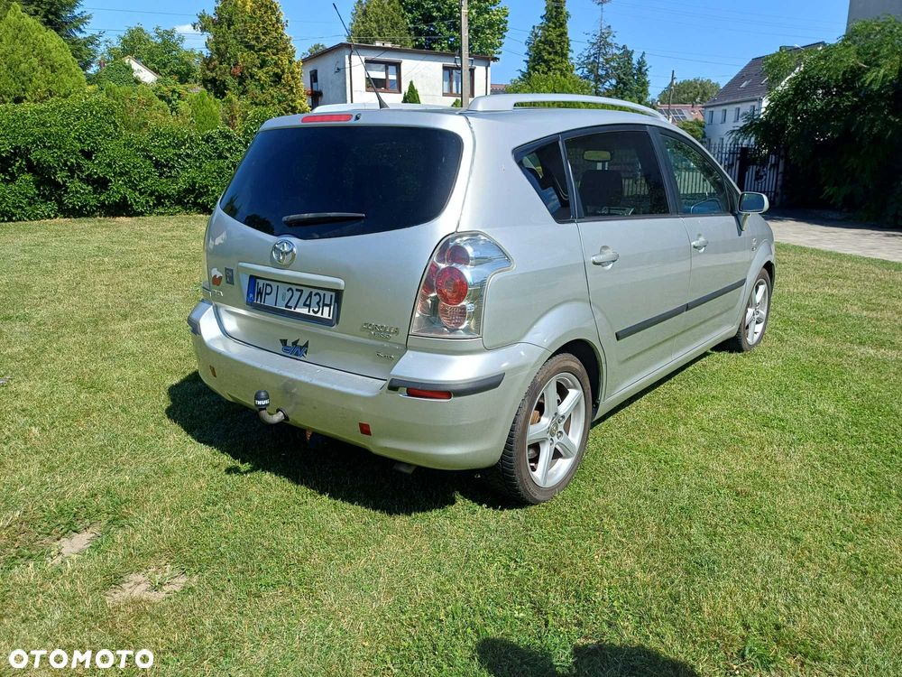 Toyota Corolla Verso - 4