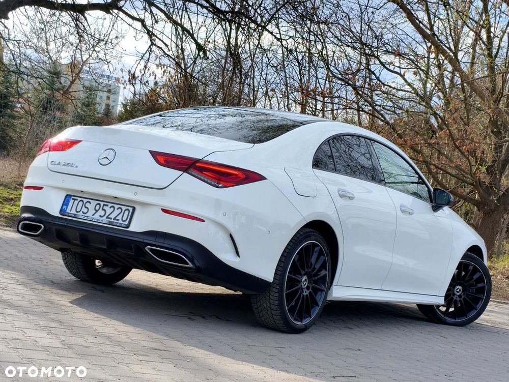 Mercedes-Benz CLA 250 E AMG Line 8G-DCT - 29