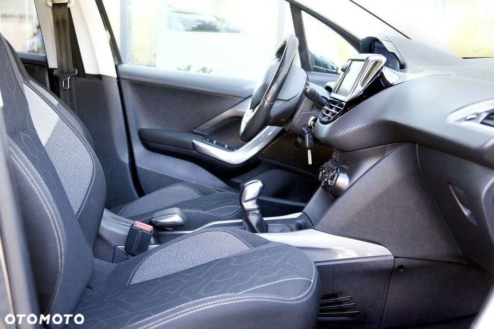 Peugeot 2008 1.2 Pure Tech Style S&S - 14