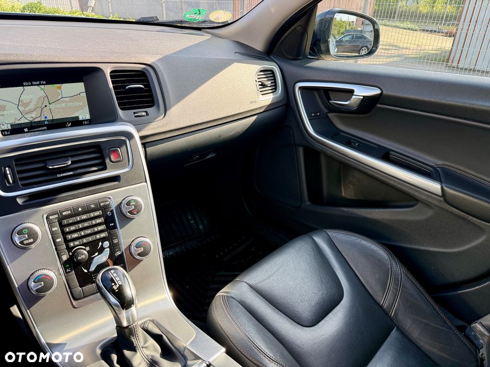 Volvo V60 Cross Country D3 Geartronic Momentum - 20
