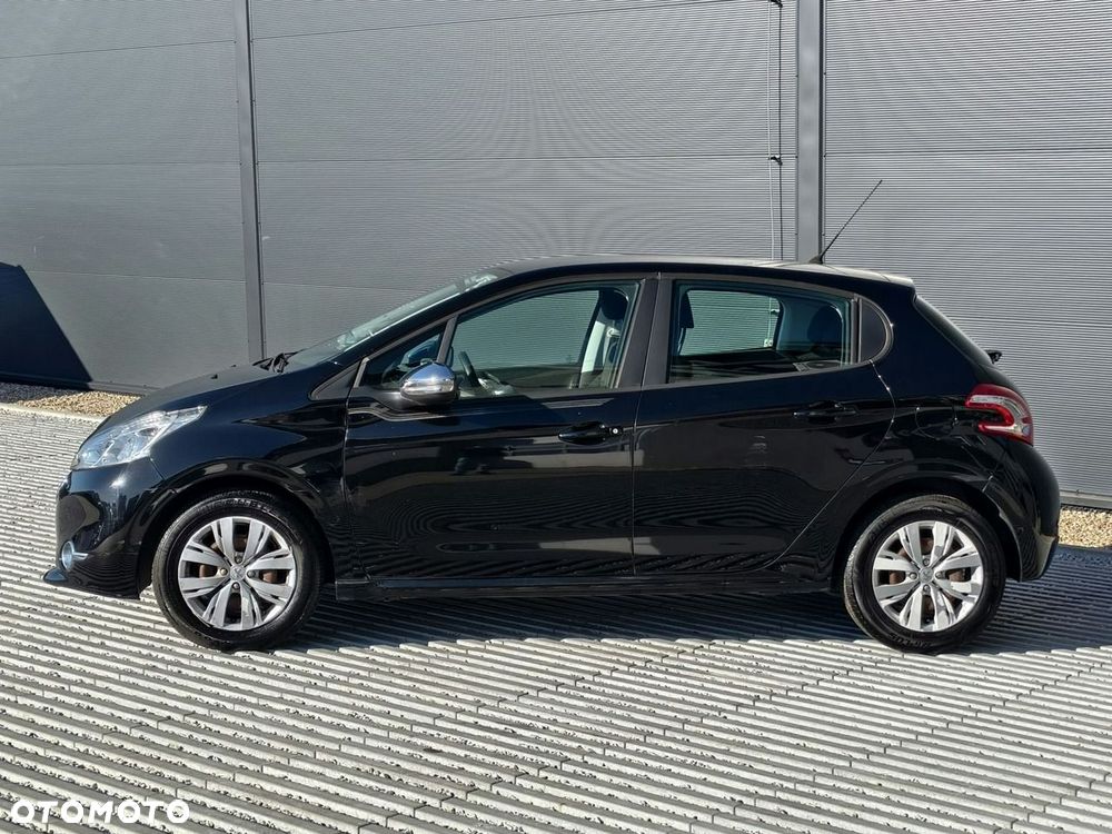 Peugeot 208 - 4