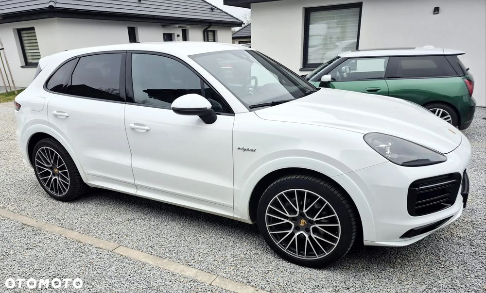 Porsche Cayenne E-Hybrid - 1