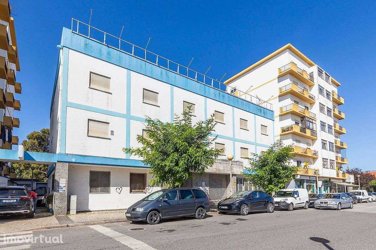 Outros - Comercial  para arrendamento - Grande imagem: 2/49