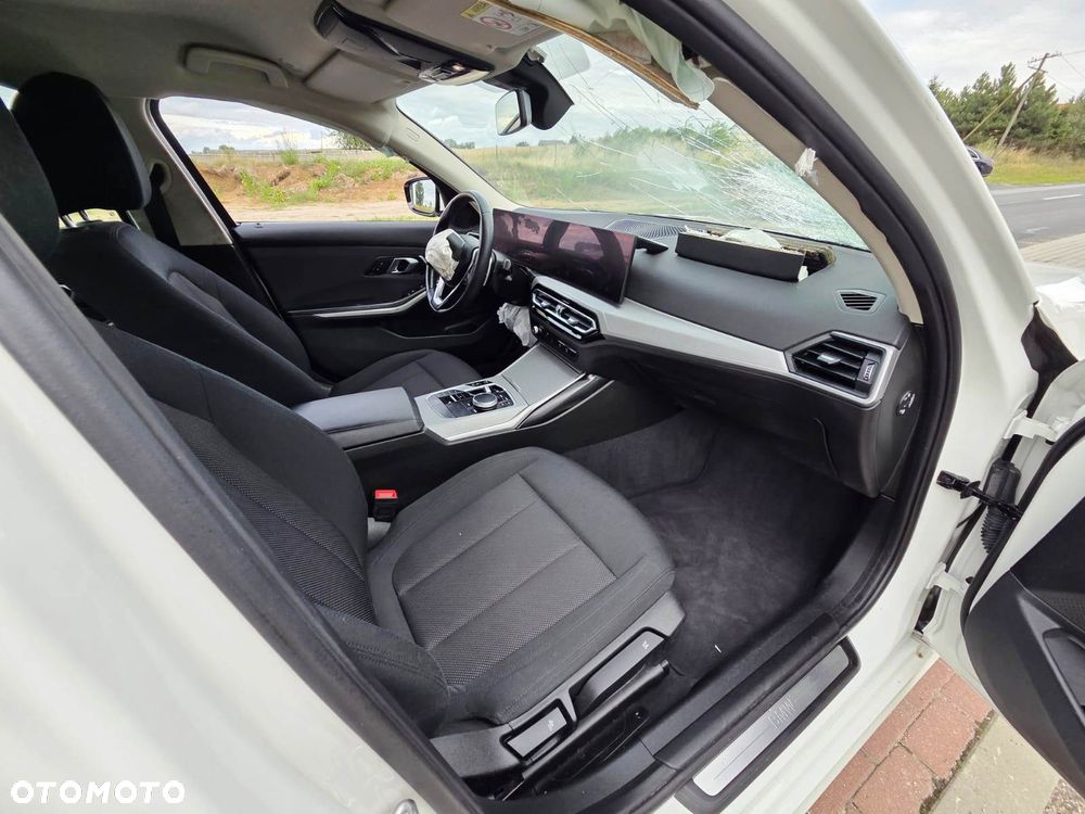 BMW Seria 3 320i GPF - 12