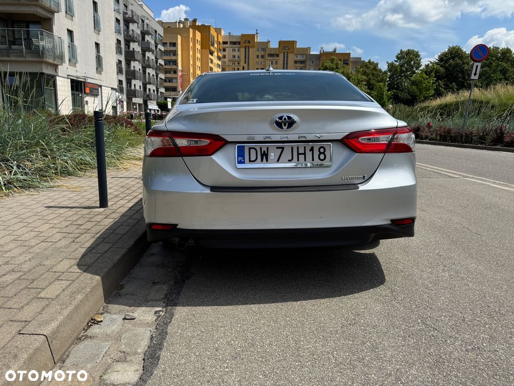 Toyota Camry 2.5 Hybrid Executive CVT - 6
