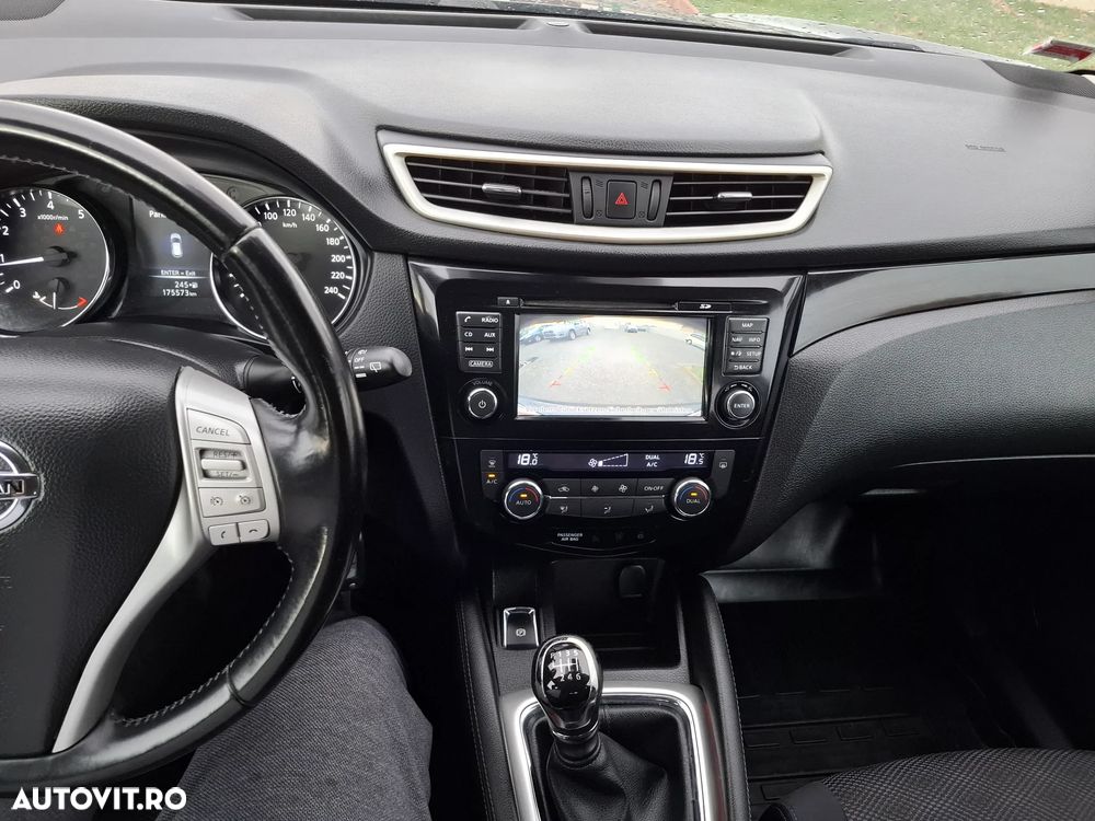 Nissan Qashqai 1.2 DIG-T ACENTA - 8