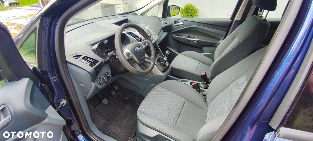 Ford Grand C-MAX - 31