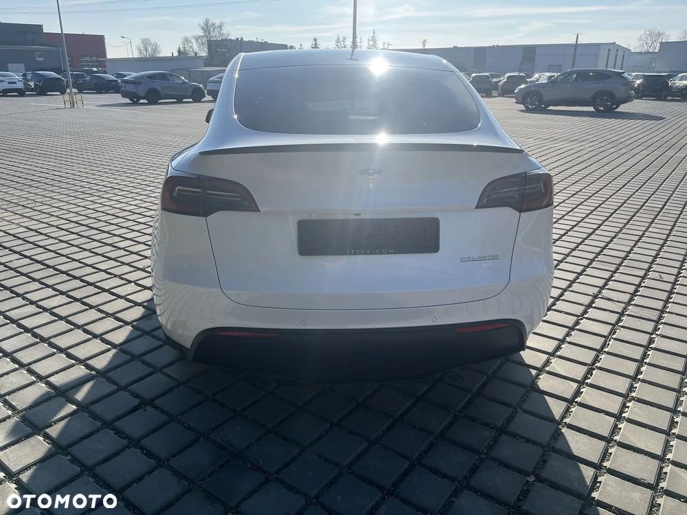 Tesla Y Performance AWD - 4
