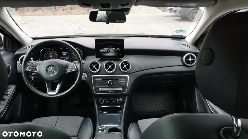 Mercedes-Benz GLA 180 7G-DCT Style - 9