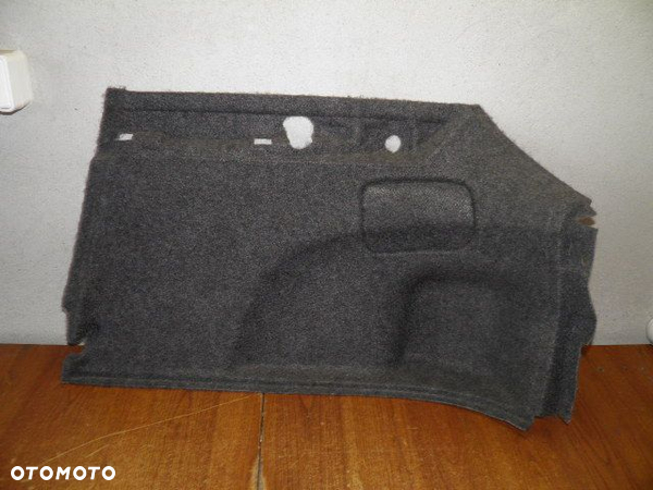 TAPICERKA BAGAŻNIKA VW SCIROCCO PRAWA STRONA