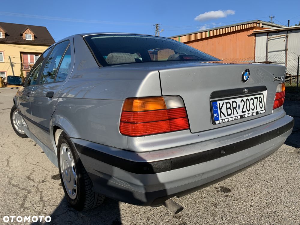 BMW Seria 3 318i - 11