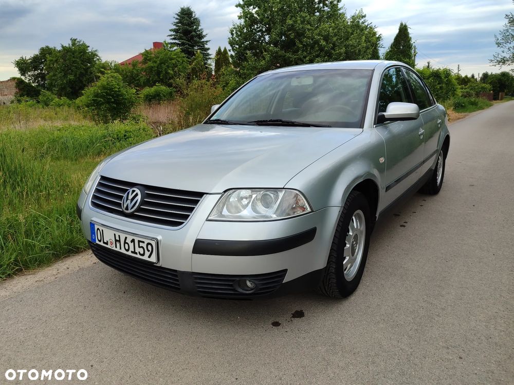 Volkswagen Passat 1.6 - 2
