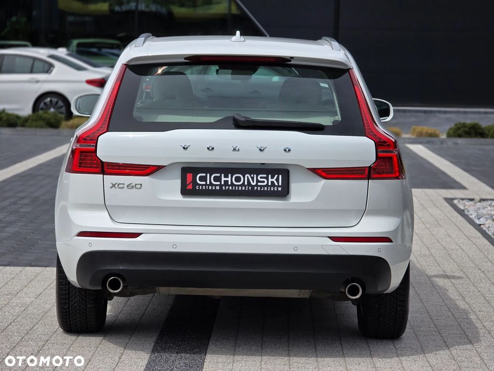 Volvo XC 60 T4 Momentum Pro - 8