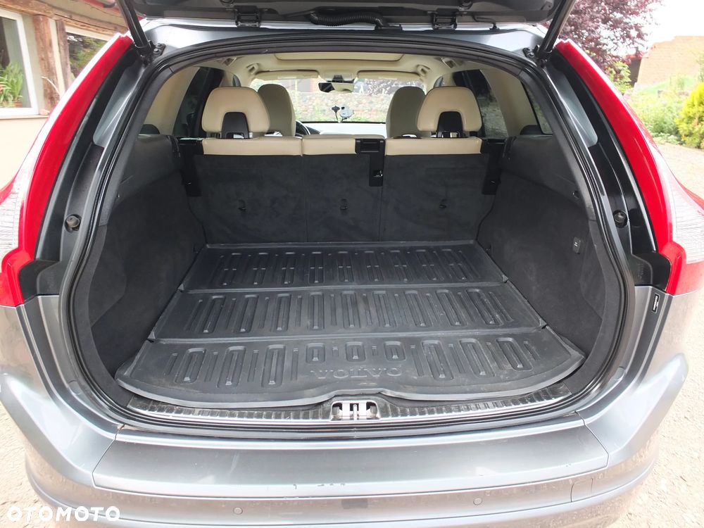 Volvo XC 60 T6 AWD Geartronic Summum - 6