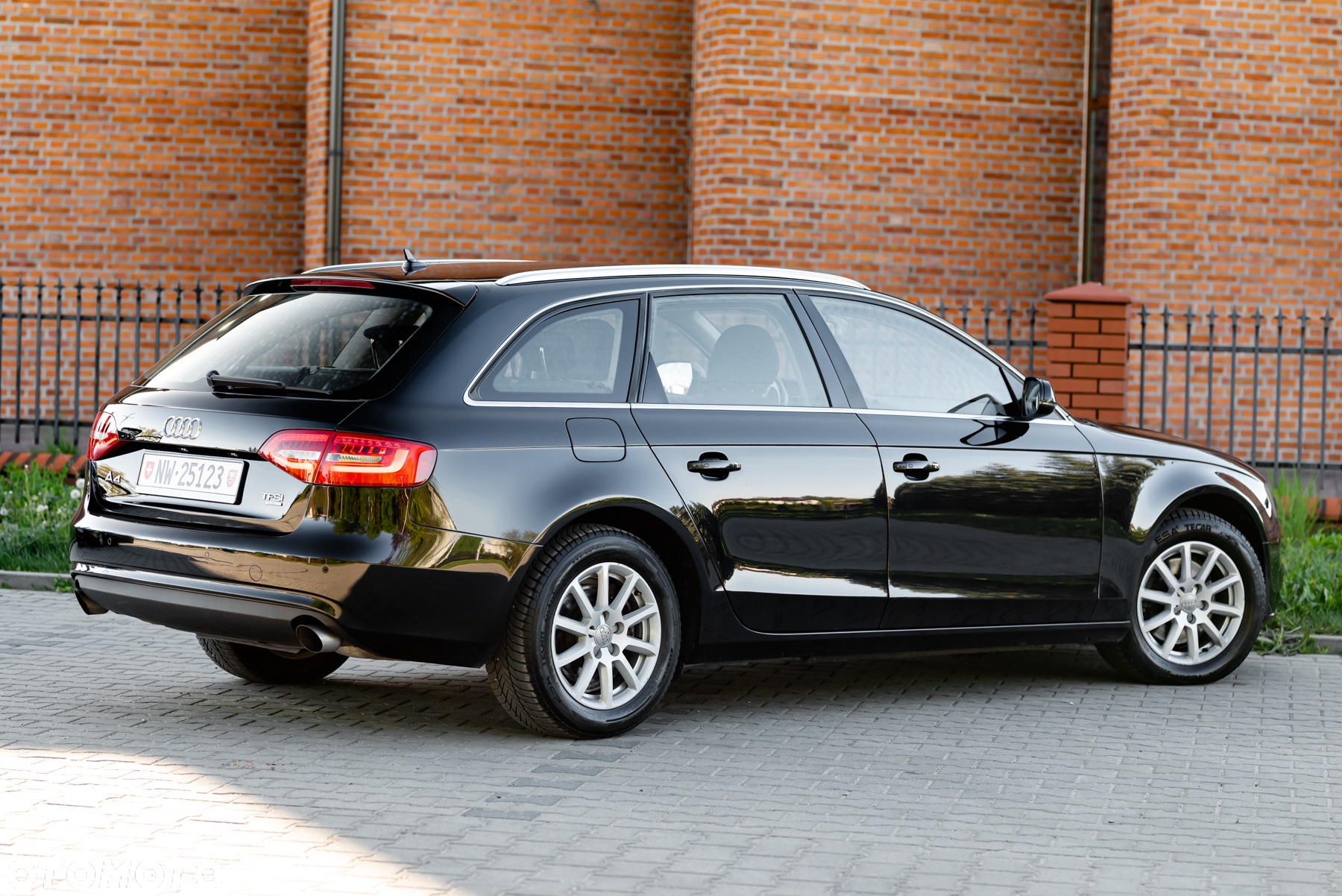 Audi A4 Avant 1.8 TFSI quattro Attraction - 4