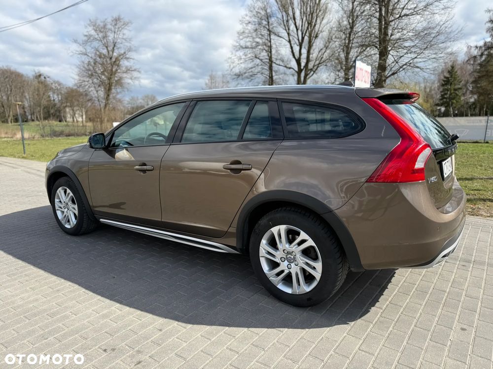 Volvo V60 Cross Country D4 Drive-E Momentum - 4