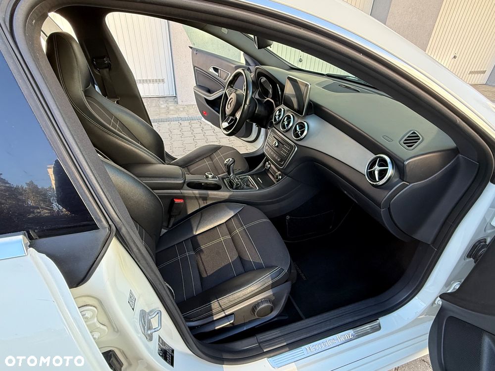 Mercedes-Benz CLA 200 - 13