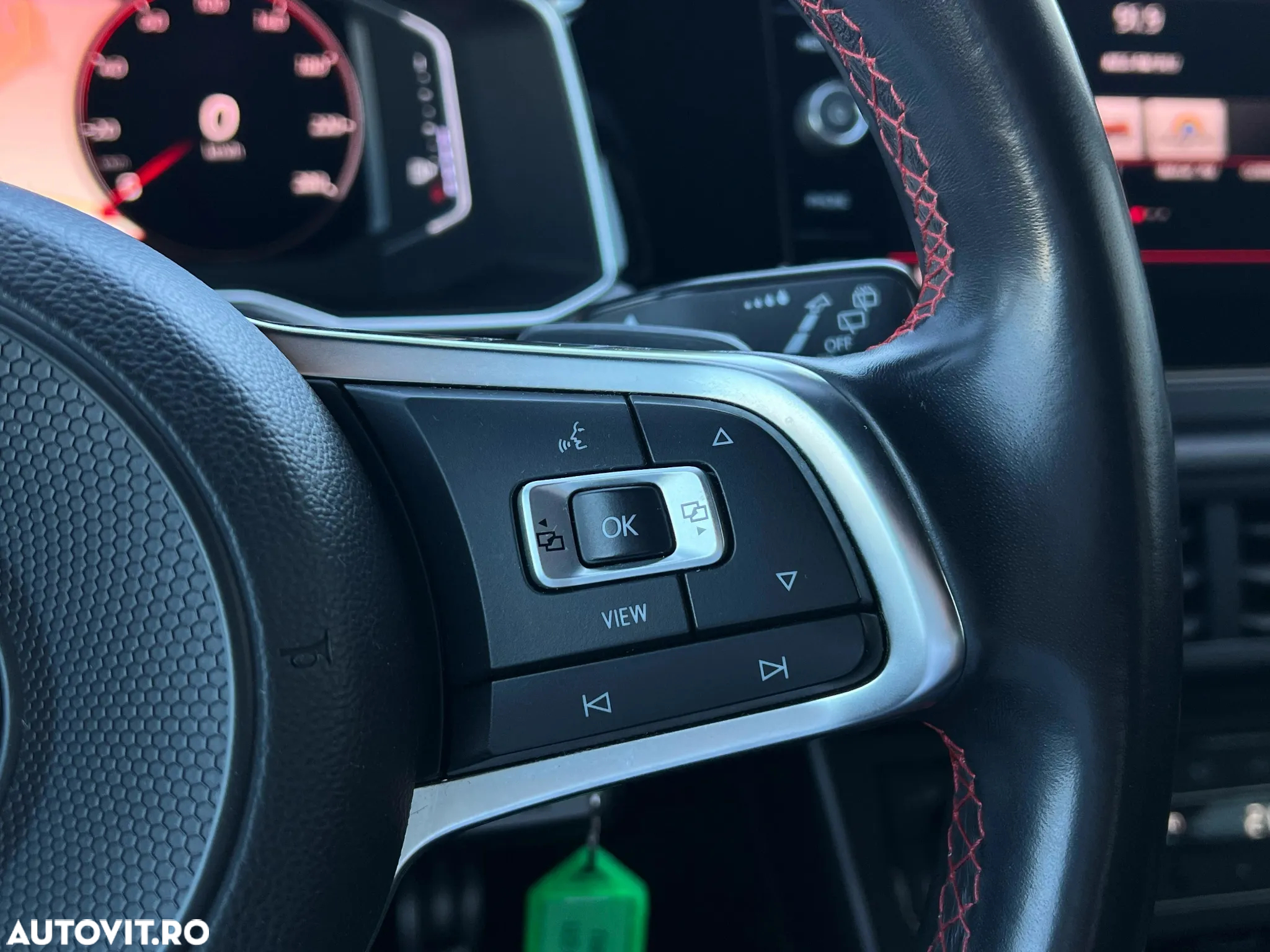 Volkswagen Polo 2.0 TSI DSG GTI - 24