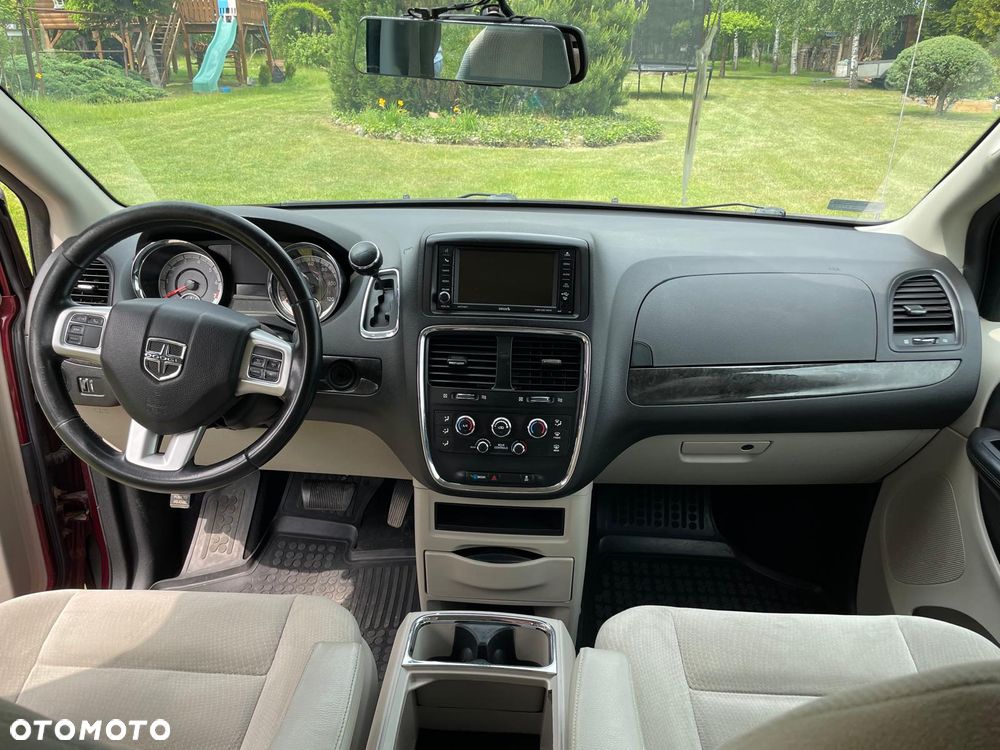 Dodge Grand Caravan - 9