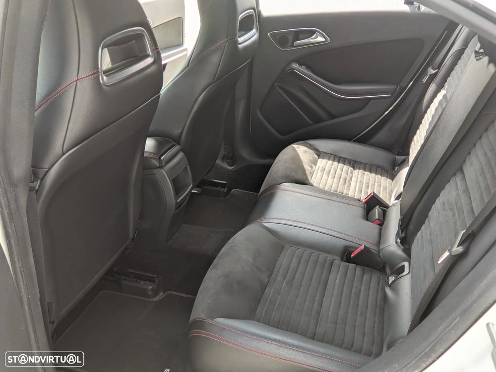Mercedes-Benz CLA 180 (CDI) d AMG Line - 10