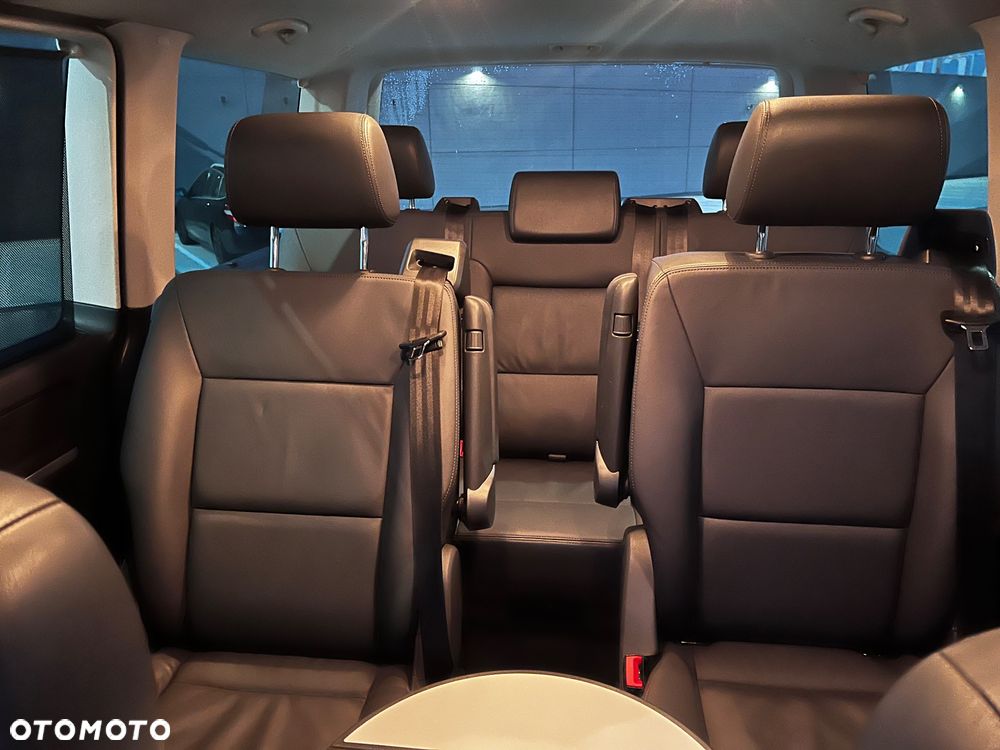 Volkswagen Multivan - 34