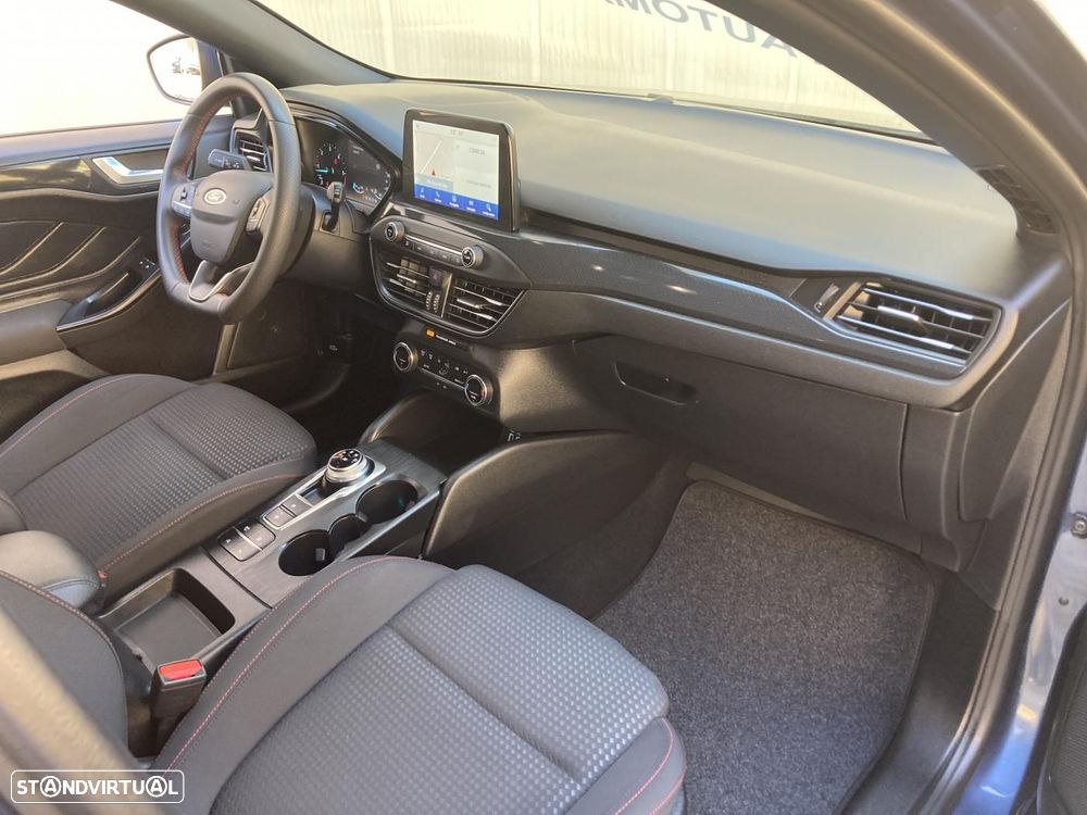 Ford Focus SW 1.5 TDCi EcoBlue ST-Line Aut. — fotografia 33