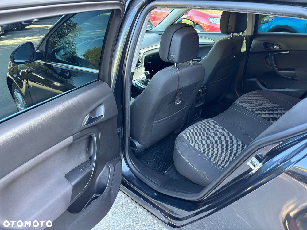 Opel Insignia - 12