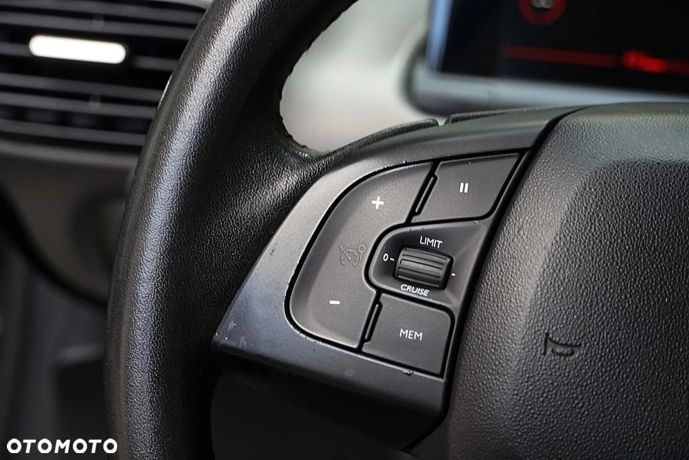 Citroën C4 Cactus 1.2 PureTech GPF Shine S&S - 27