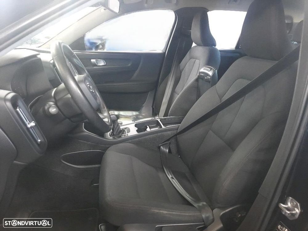 Volvo XC 40 2.0 D3 - 5