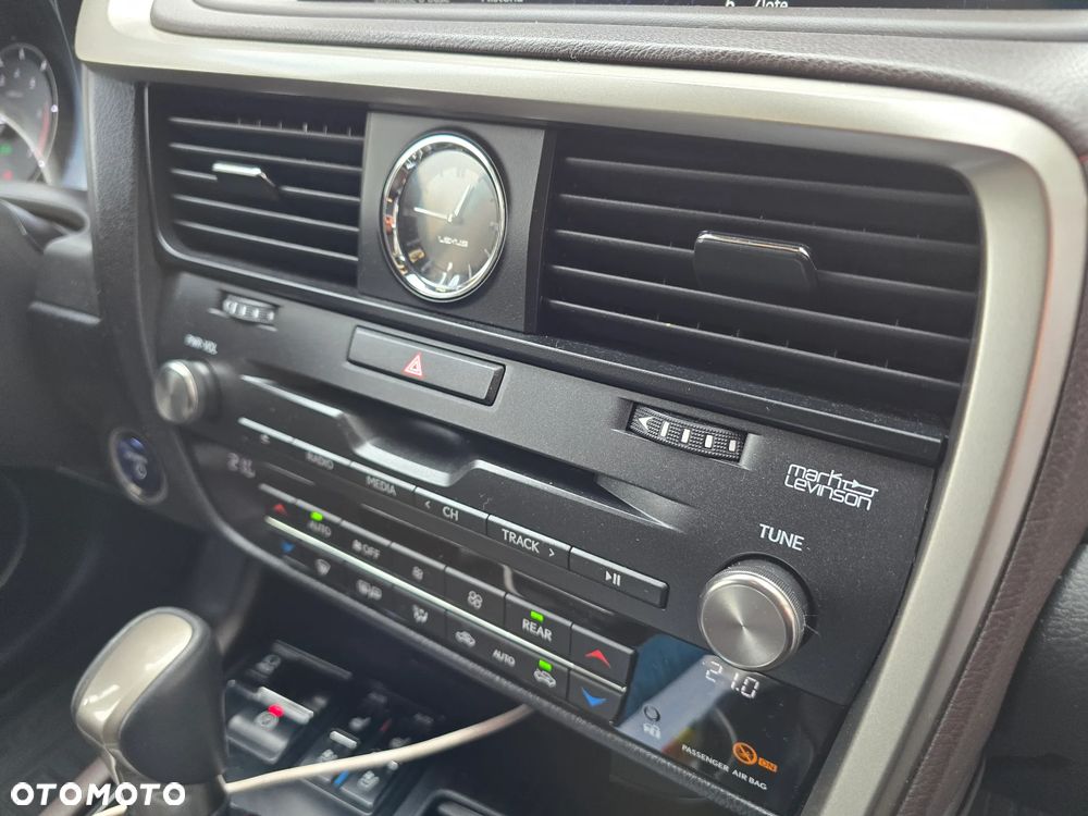 Lexus RX - 30