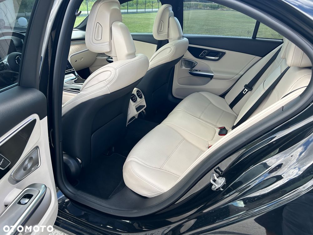 Mercedes-Benz Klasa C 300 9G-TRONIC - 13