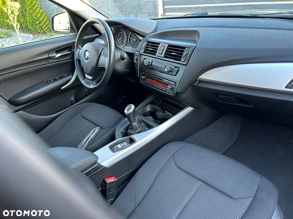 BMW Seria 1 114i - 12