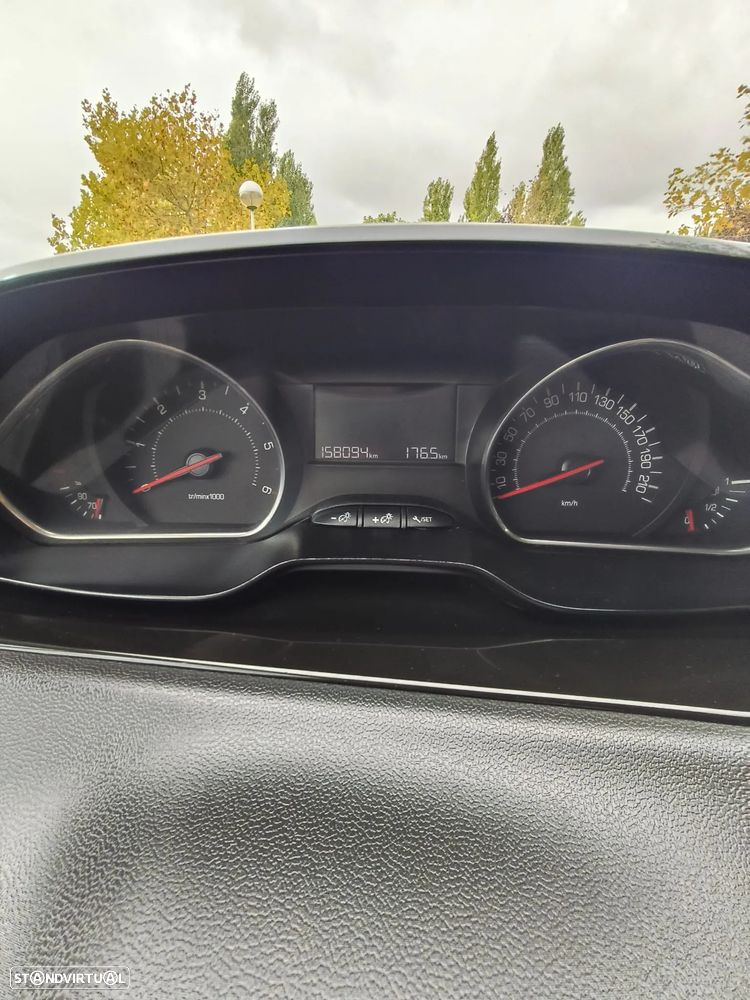 Peugeot 208 1.4 HDi Active - 9