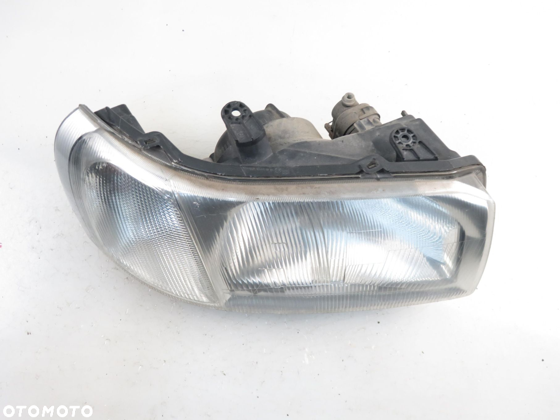 LAMPA PRAWA PRZEDNIA LAND ROVER FREELANDER (L314) - 2