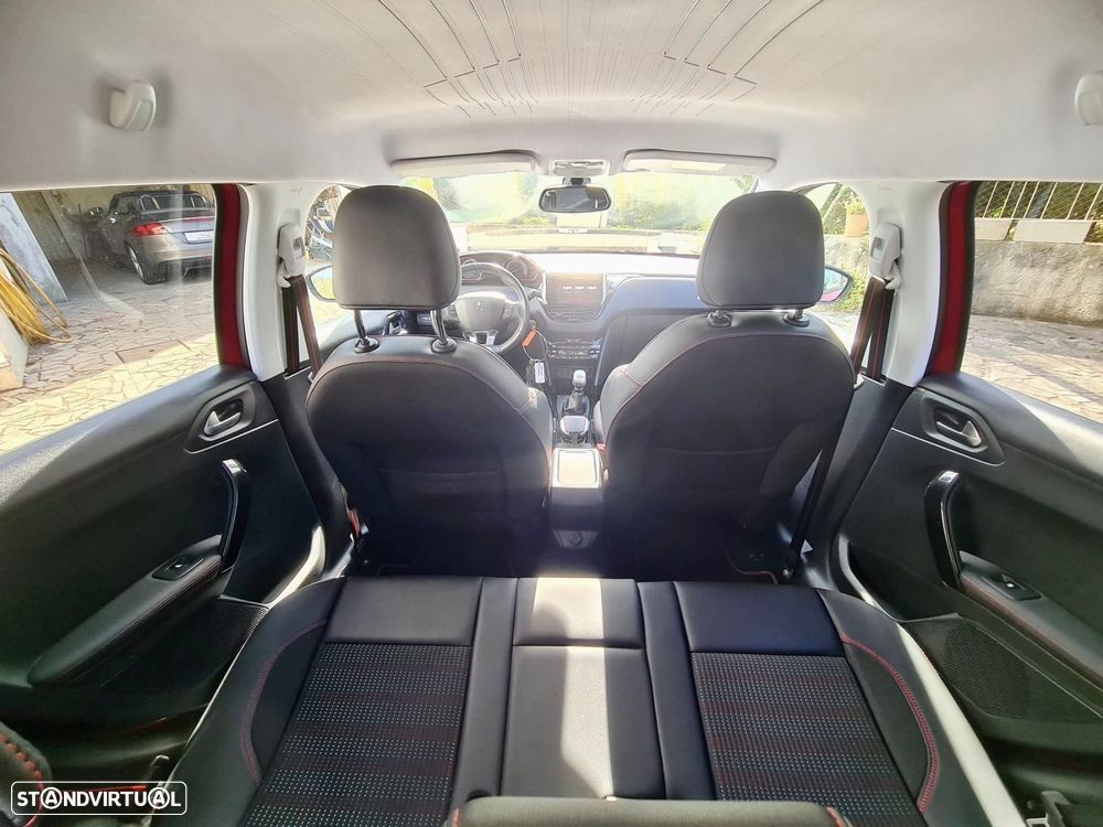 Peugeot 2008 1.2 PureTech Signature - 6