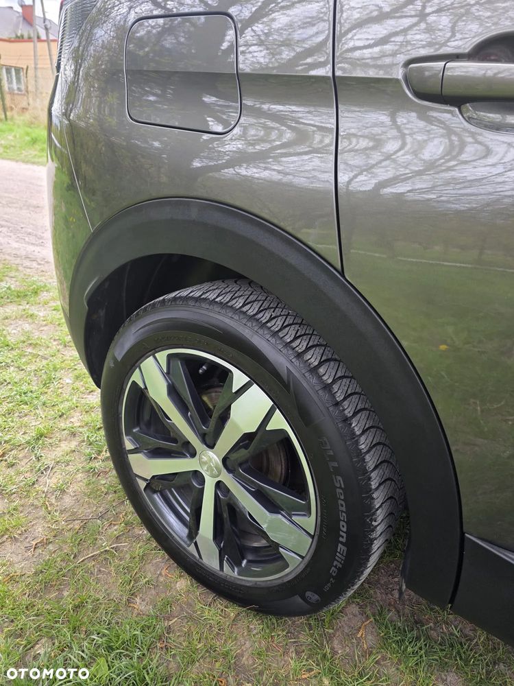 Peugeot 3008 1.2 PureTech Allure S&S - 7