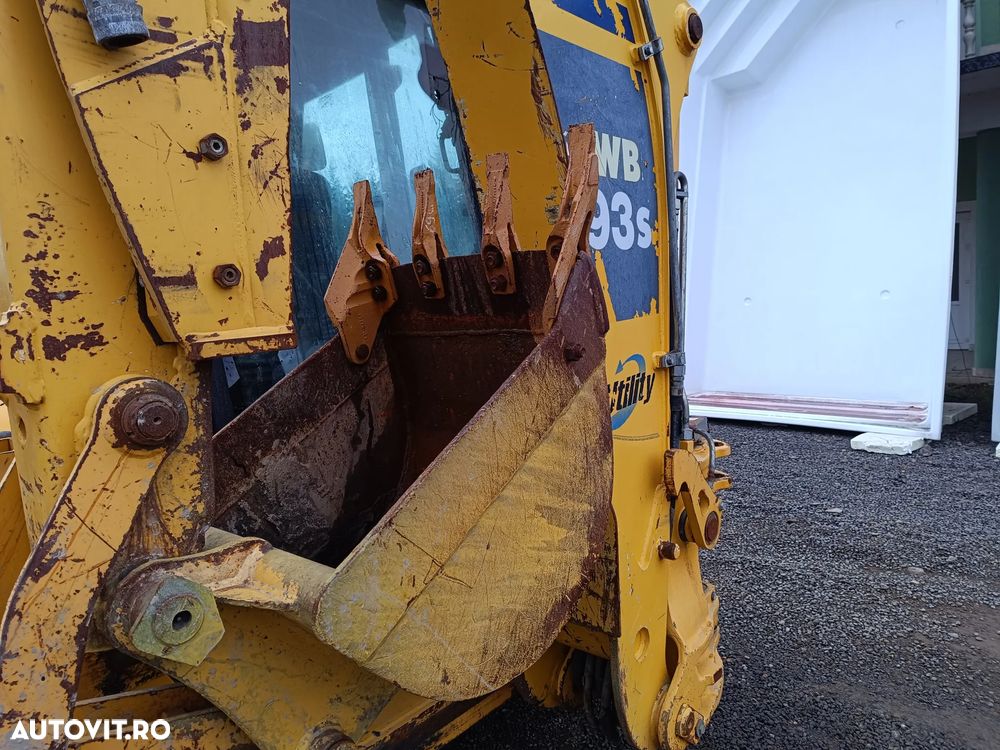 Komatsu WB93S-5E0 - 11