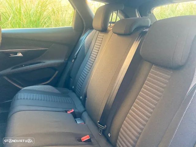 Peugeot 3008 PureTech 130 Stop & Start GPF Active Pack - 29