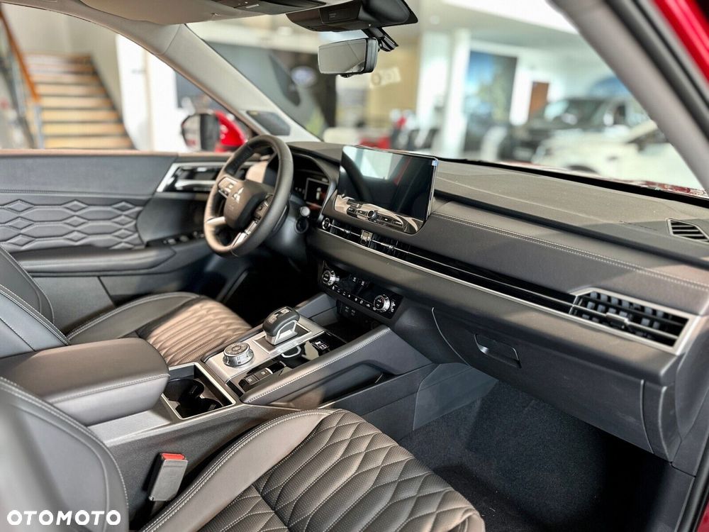 Mitsubishi Outlander - 15